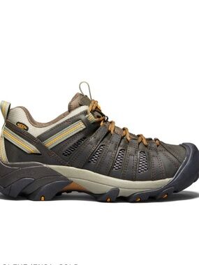 KEEN Voyageur hiking shoes